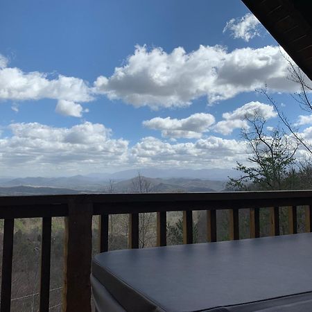 Sevierville Cabin With Private Hot Tub And Fireplace! מראה חיצוני תמונה