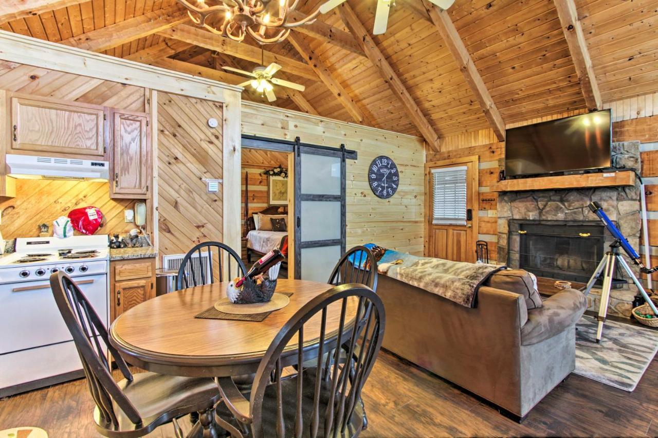 Sevierville Cabin With Private Hot Tub And Fireplace! מראה חיצוני תמונה